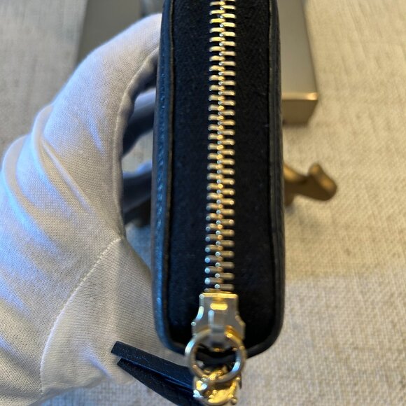 Gucci Black Pebbled Calfskin Fringe Tassel Soho Zip Around Continental Wallet - Picture 8 of 9